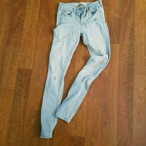 HOLLISTER Destroyed  Skinny Jeans Size 1
